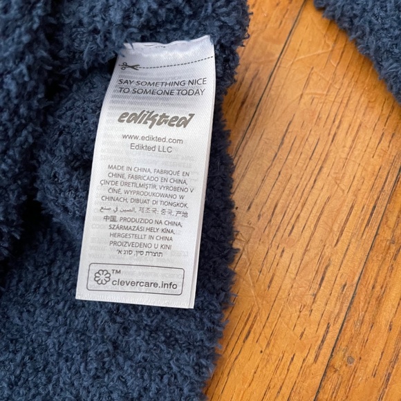 EUC Edikted Mega Star cropped long sleeve Blue Sweater Size Small - Picture 5 of 7